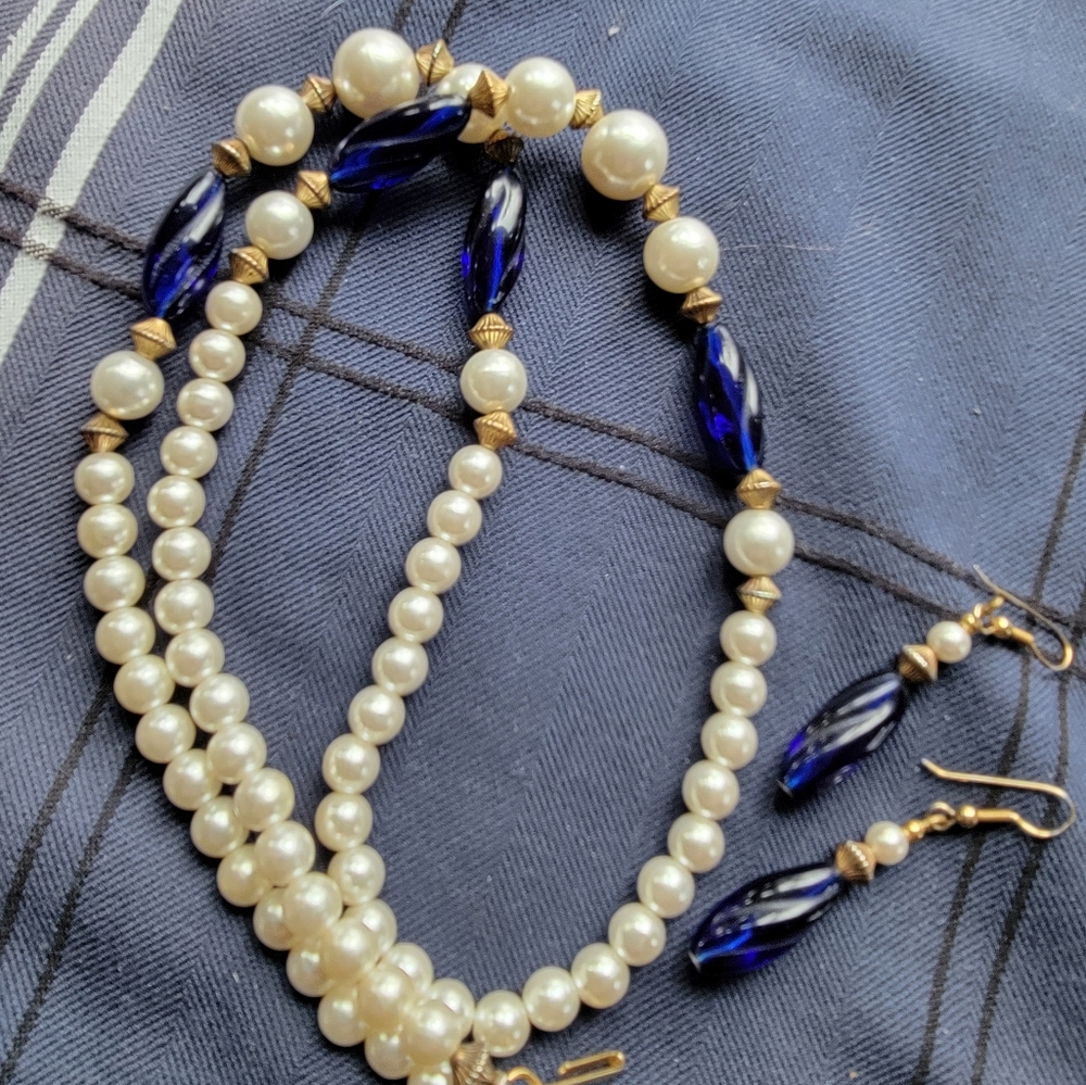 Vintage Park Lane Pearl & Saphire beaded necklace & dropped earrings set